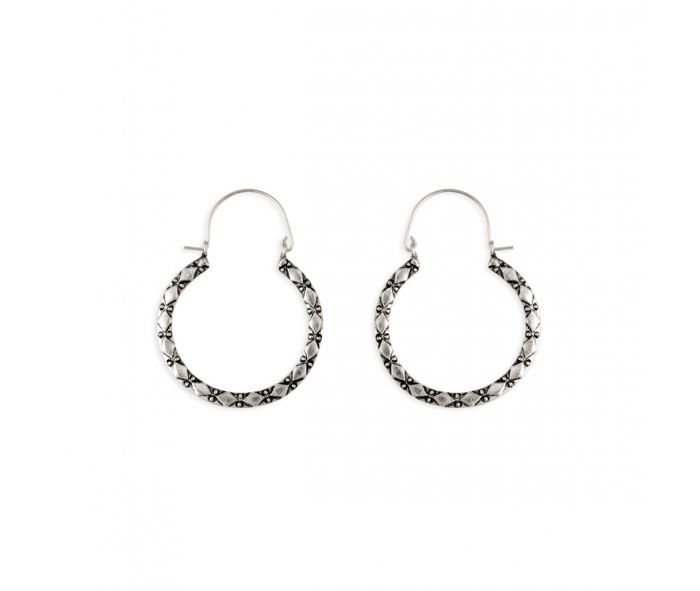 Pendientes Colette de plata martillada - 8,9 cm de largo - NUEVO424