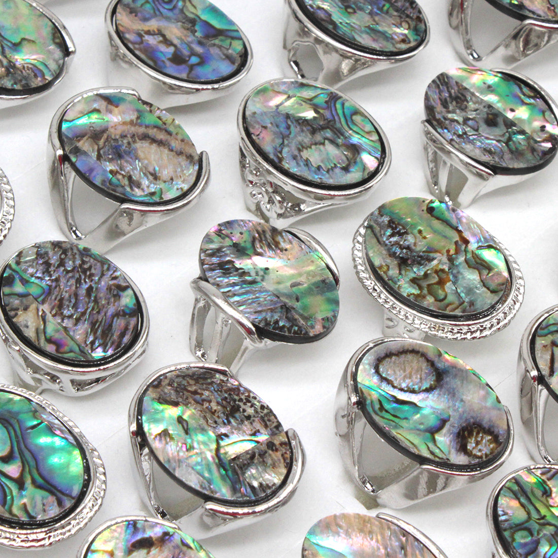 Box of 50 Abalone Shell Rings - Mixed ring sizes - Mixed Colors - Box 30x18x4cm - US Ring Sizes 5-10 - Silver Zinc Alloy