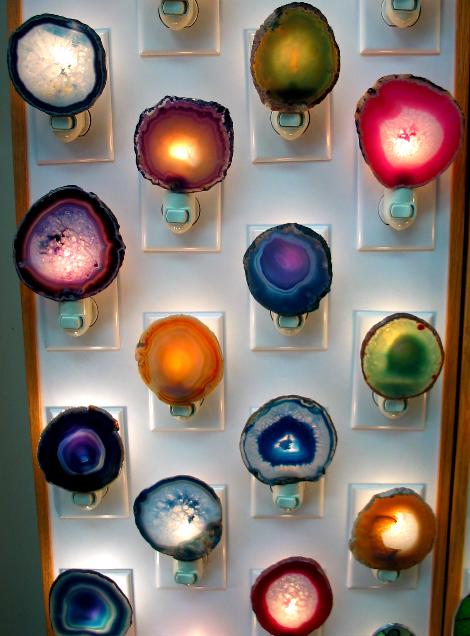 AGATE NIGHT LIGHTS ASSORTED COLORS - 3.15 inch - Boxed in Clear Cube
