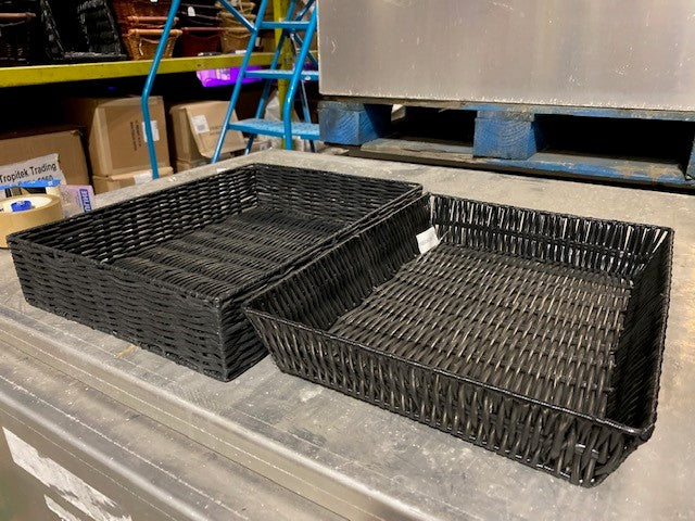 NYLON RECT TRAY / WIRE FRAME BLACK 16 x 12 x 3 - Current stock is shown left